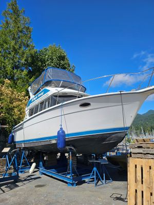1995 Carver Voyager 320