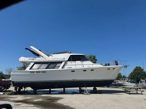 1990 Bayliner 4588