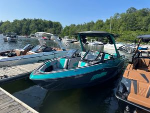 2022 Malibu 25 LSV