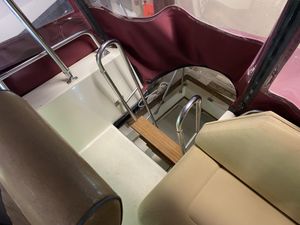 1984 Cruisers Yachts Chateau 338