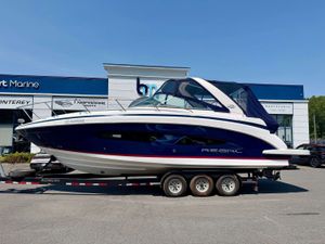 2017 Regal CRUISER 32 EXPRESS