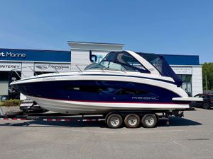 2017 Regal CRUISER 32 EXPRESS