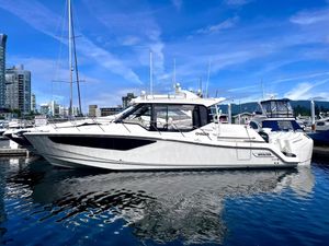 2022 Boston Whaler 405 Conquest