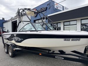 2001 Nautique Super Air  – ONLY 425 Hours