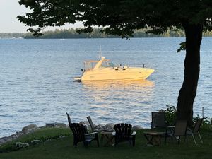 2006 Rinker 342 Fiesta Vee