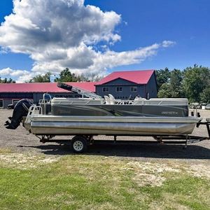 2022 Tahoe GT 2385 QL Cascade Tri-toon