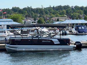 2019 Godfrey Pontoons Aqaupatio 235 Tri-Toon