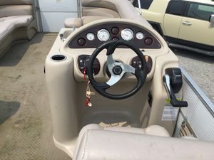 2014 Starcraft Stardeck Tritoon