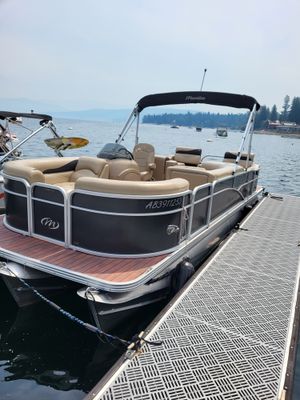 2013 Manitou Oasis 23 VP