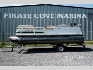 2000 Tracker Party Barge 40HP BIGFOOT 4 STROKE MERCURY