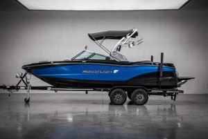 2019 Mastercraft XT 21