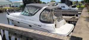 1999 Cruisers Yachts 3375 Express
