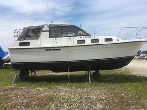 1990 Carver Riviera 2807 Aft Cabin
