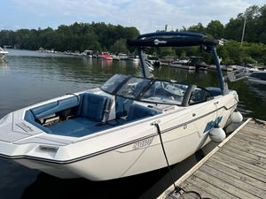 2022 Malibu M220
