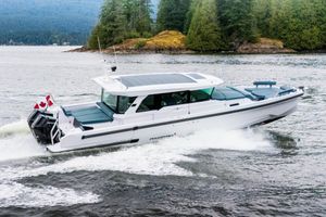 2026 Axopar 38 Cross Cabin
