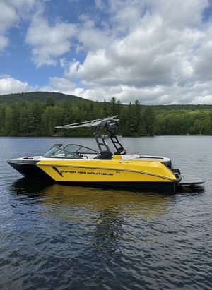 2019 Nautique 210