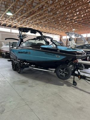 2022 MasterCraft XT20