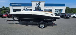 2022 Bayliner VR5
