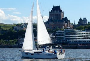 2019 Beneteau Oceanis 35.1