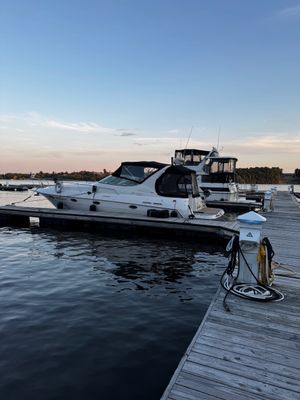 1999 Cruisers Yachts 3375 express