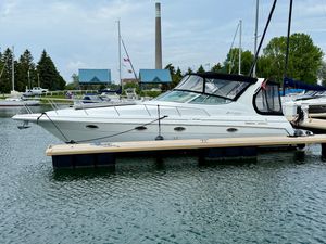 1999 Cruisers Yachts 3375 Esprit