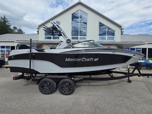 2027 MasterCraft MasterCraft XT22