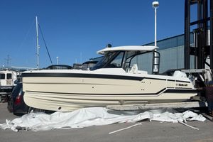2027 Wellcraft 28 T-TOP