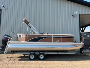 Bennington 22SLPX 2018