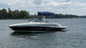 2011 Sea Ray 200 Sundeck