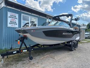 MasterCraft XT22 2027