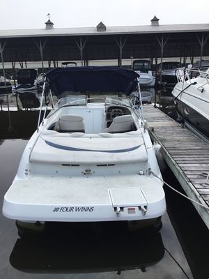 2002 Four Winns Sundowner 205