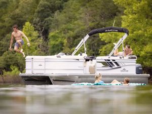 2027 SunCatcher Pontoons SELECT 18C