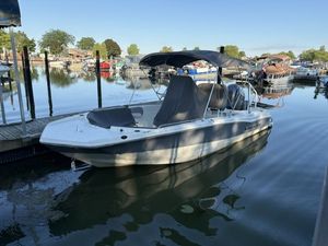 2022 NauticStar 211 Hybrid