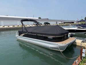 2022 Bennington L23