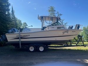 1993 Hydra Sport Boat 2500