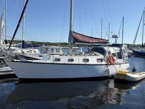 1979 Hunter 30