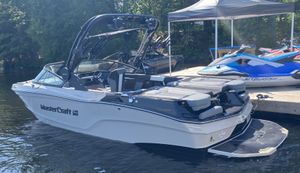 2026 MasterCraft XT23