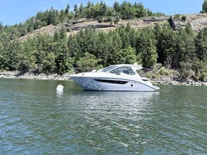 2018 Sea Ray Sundancer 350 Coupe