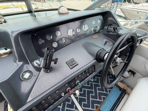 1993 Sea Ray 300 Sea Ray for sale in Belleville, ON, photo 4