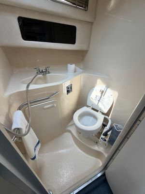 1993 Sea Ray 300 Sea Ray for sale in Belleville, ON, photo 10