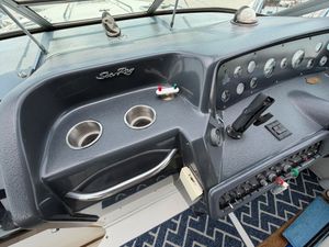 1993 Sea Ray 300 Sea Ray for sale in Belleville, ON, photo 3