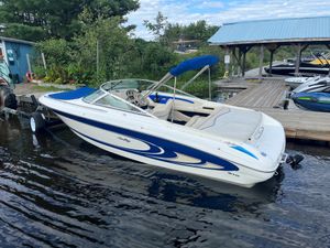 1997 Sea Ray 210 Signature