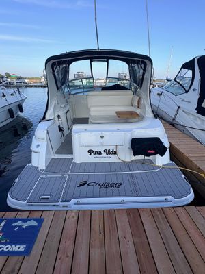 2001 Cruisers Yachts 3075