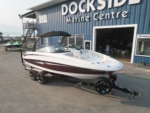2013 Sea Ray 240 Sundeck