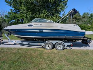 2007 Sea Ray 240 Sundeck