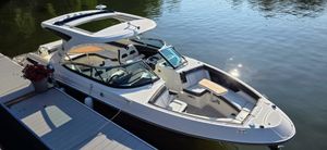 2019 Sea Ray 350 SLX