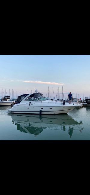 2004 Cruisers Yachts 40 Express