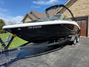 2022 Chaparral 23 SSi