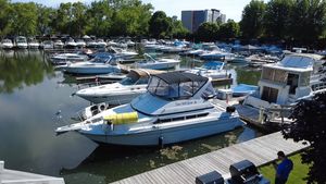 1990 Carver 380 Santego
