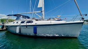 2006 Hunter 41 Deck Salon